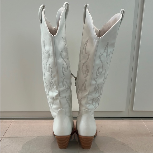 New White Leather Western-Style Women's Boots - Picture 10 of 15